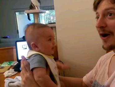 Video: Bebé de tres meses sorprende a su padre al decir “te quiero”