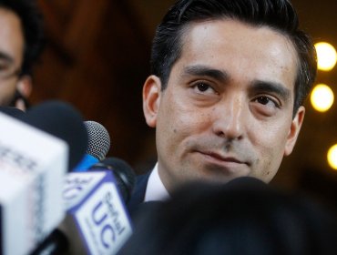 Sabas Chahuán negó que haya interrogado a Peñailillo con "temor reverencial"