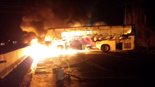 Rancagua: Trabajadores de mina El Teniente queman dos buses durante manifestaciones