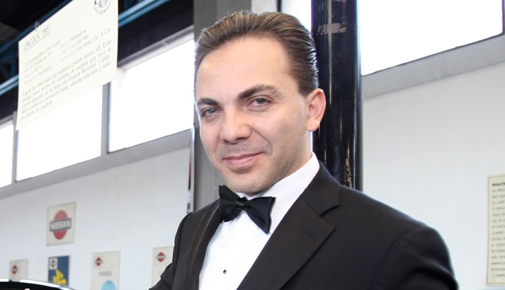 Filtran impactantes fotos de Cristian Castro vestido de mujer