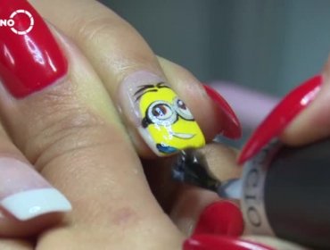 Video: ¡Únete a la fiebre amarilla! Lo último en la manicura Minions