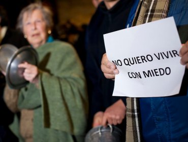 Vecinos protestan con "cacerolazos" y bocinazos en contra de la delincuencia