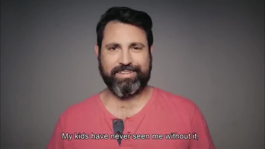 Video: Mira cómo reacciona su familia luego de afeitar su barba luego de 14 años