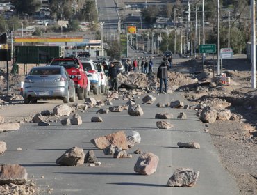 Paso Los Libertadores cerrado por manifestaciones de contratistas de Codelco