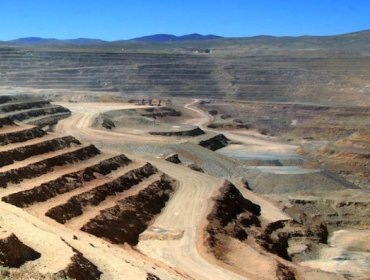 Barrick Gold vende el 50 % y se asocia con Antofagasta