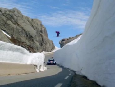 Video: La increíble carrera extrema para llegar a un barco antes de que zarpe