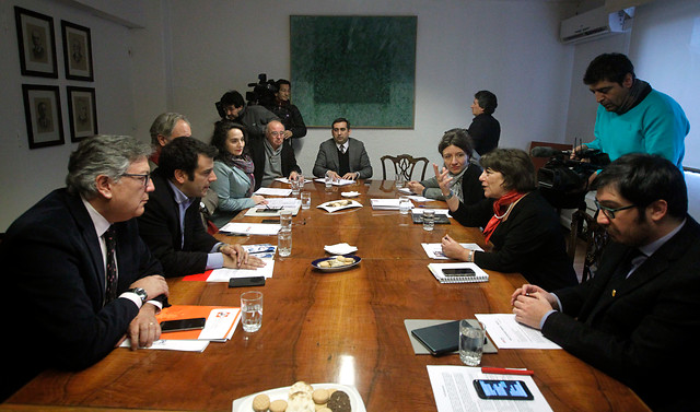 Ministra de Educación discute la Reforma Educacional con alcaldes