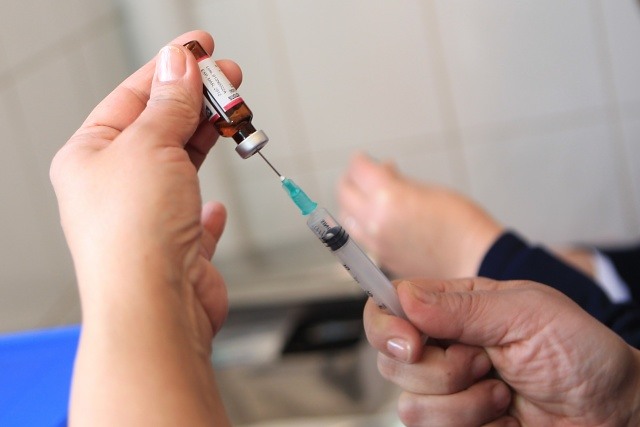 Consiguen primera vacuna que protege de forma eficaz contra el ébola