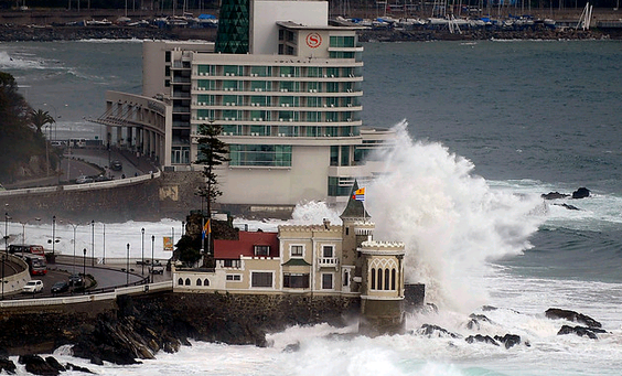 Galería: Olas de 6 metros sorprenden a gran parte del país