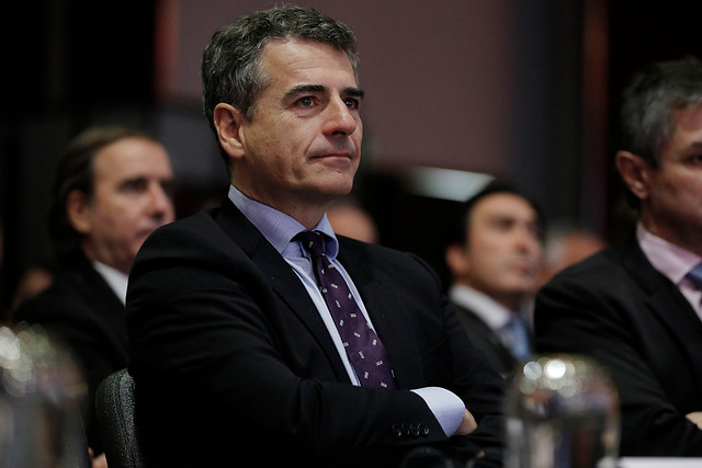 Reforma Laboral: Andrés Velasco y el Movilh expondrán en comisión del Senado