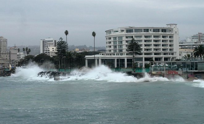 Fuertes marejadas provoca víctima en Antofagasta