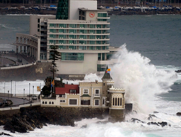 Galería: Olas de 6 metros sorprenden a gran parte del país