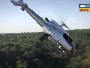 Helicóptero se estrella durante pleno show aéreo en Rusia