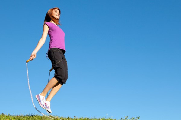Saltar la cuerda: El mejor ejercicio para quemar grasas