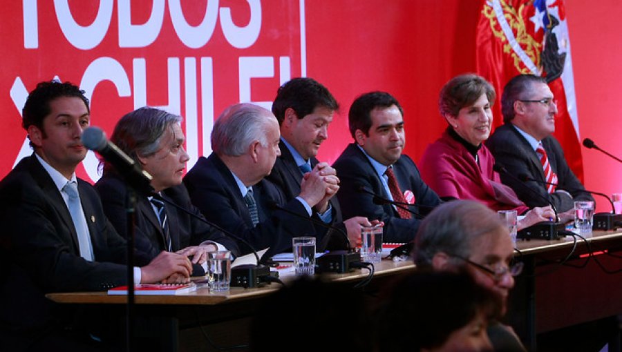 Bachelet inicia cónclave de la Nueva Mayoría para priorizar el programa de gobierno