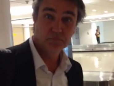 Video: Senador Rossi es duramente insultado en aeropuerto