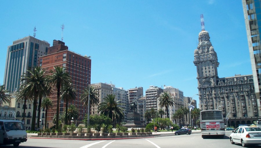 Uruguay arranca este martes la conmemoración de sus 30 años de democracia