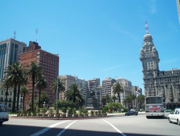 Uruguay arranca este martes la conmemoración de sus 30 años de democracia