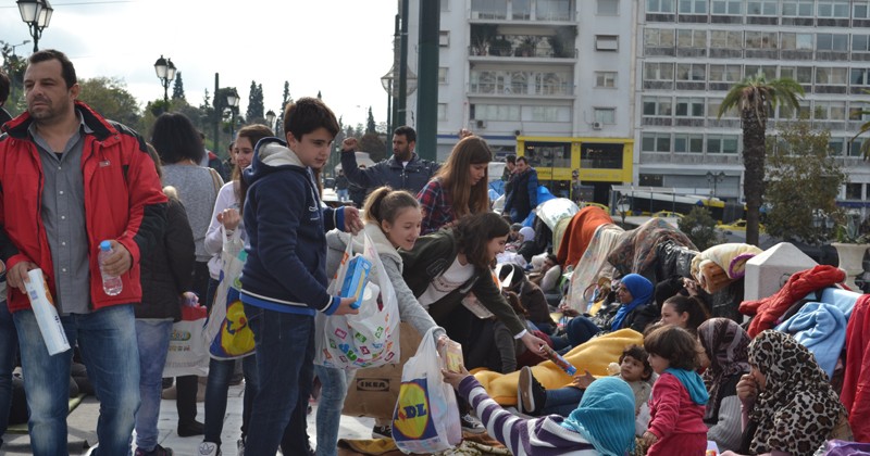 Un campamento de refugiados en un parque de Atenas revela un mundo paralelo