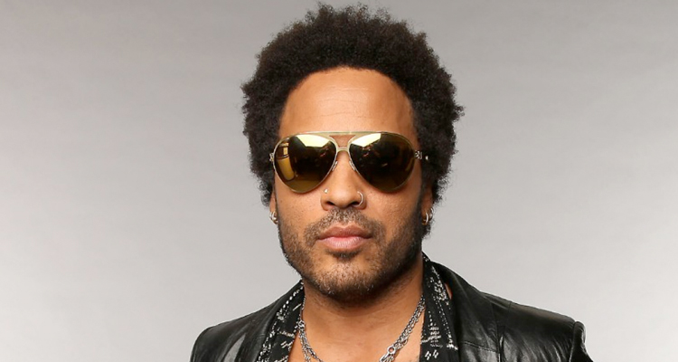 Lenny Kravitz sufre accidente con su pantalón y muestra sus partes íntimas