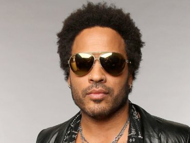 Lenny Kravitz sufre accidente con su pantalón y muestra sus partes íntimas