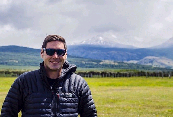 Francisco Saavedra recibe importante premio por su programa Lugares que hablan