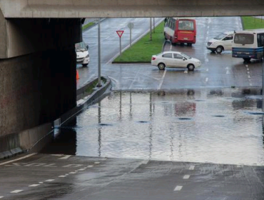 Osorno: Lluvias provocan nueva inundación en puente San Pedro