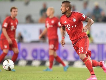 Vidal festeja su primer título en el Bayern con sexy foto