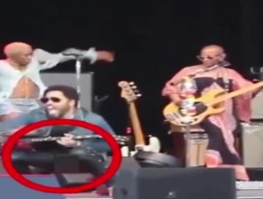 Video: Lenny Kravitz mostró más de la cuenta en pleno concierto