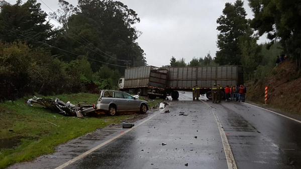Fatal accidente entre camión y vehículo deja mujer fallecida en Ruta de la Madera