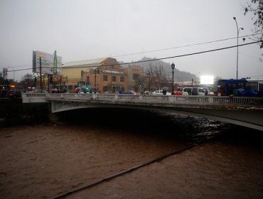 Cortes de luz, árboles caídos e inundaciones; los primeros estragos del temporal