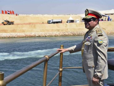 El presidente egipcio, Abdelfatah al Sisi, inaugura el nuevo canal de Suez