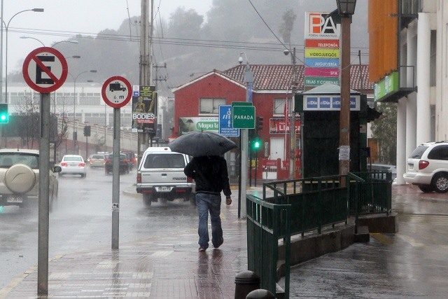 Sistema frontal se dirige al norte y se esperan vientos de 120 km/h