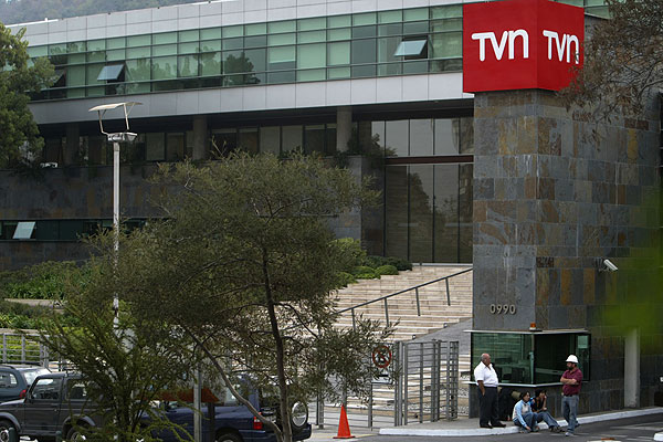 Sigue crisis en TVN: Despiden a dos personas más