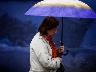 Esta noche en Santiago disminuirán las lluvias y vientos alcanzarán los 60km/h