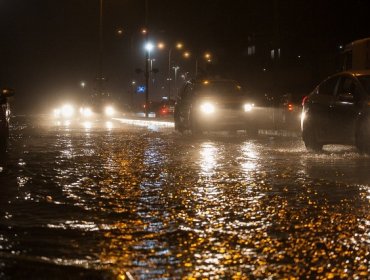 Sistema frontal llega hasta Antofagasta provocando grandes marejadas