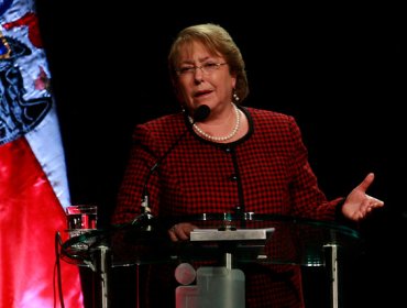 Presidenta Bachelet emprendió vuelo a la región de Antofagasta tras temporal en zona norte