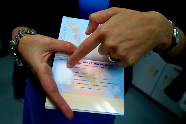 Pasaporte y cédula de identidad tendrán considerable aumento de precio