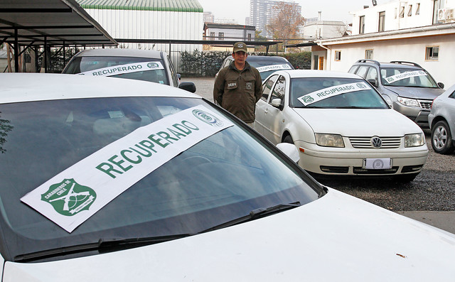 Carabineros de la 52ª. Comisaría de Maipú captura banda que robaba vehículos