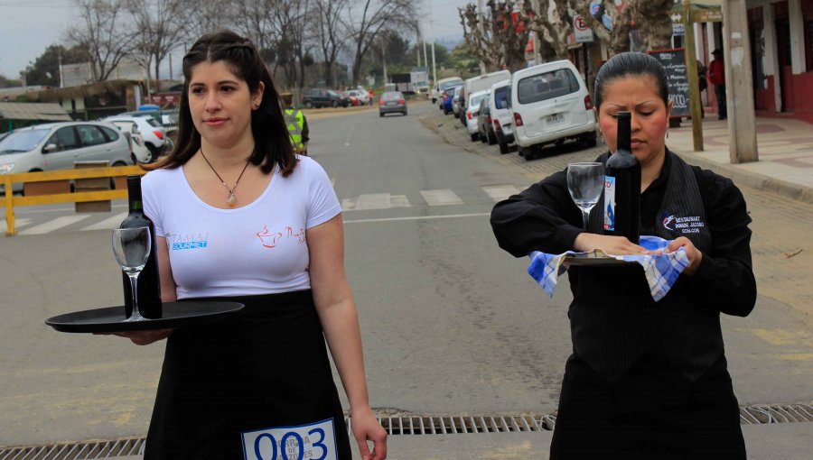 Este jueves se vivirá la tradicional carrera de garzones de Concón