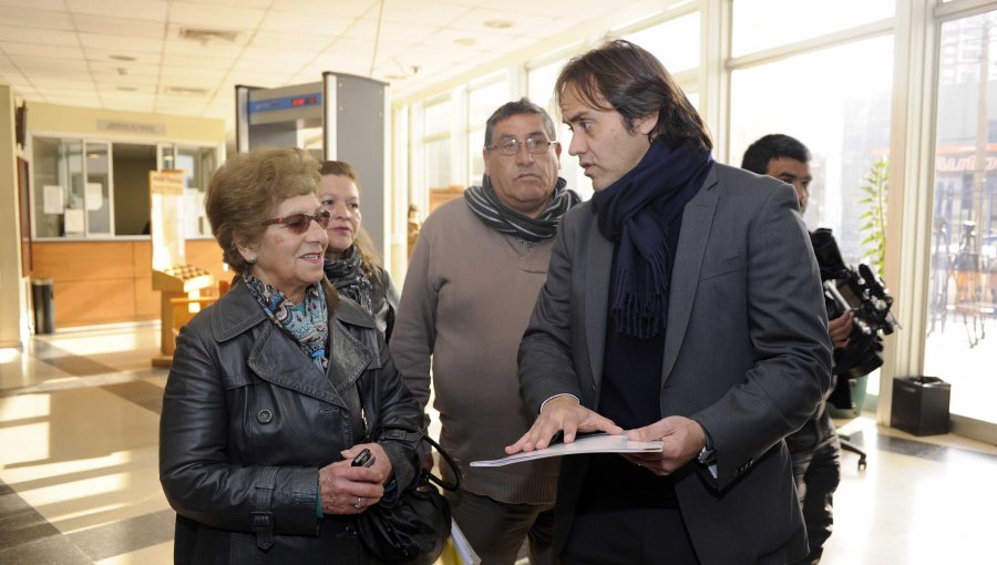 Diputado Joaquín Godoy junto a familias damnificadas por mega incendio presentan denuncia por estafa