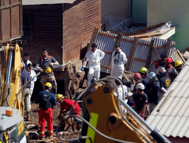 Sepultan a 2 víctimas de aluvión en Tocopilla y sigue búsqueda de desaparecida