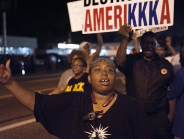 Ferguson busca un punto y aparte tras hacer historia con su protesta racial