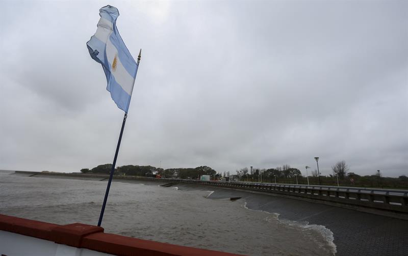 Inundaciones en Argentina desatan una tormenta política