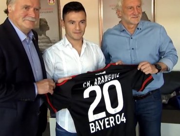 Video: Así fue la llegada y presentación de Charles Aránguiz en Bayer Leverkusen