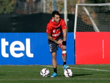 Eduardo Vargas aún no tiene club y entrena sólo