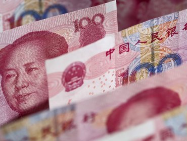 El yuan sube con respecto al dólar después de tres jornadas de devaluaciones