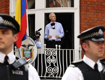 Londres protestará ante Ecuador por dar asilo a Assange