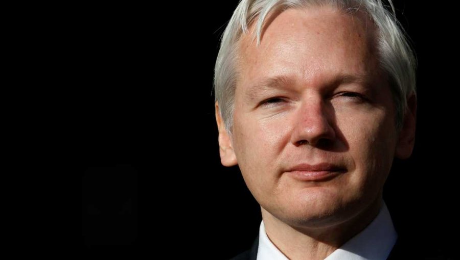 La fiscalía sueca cierra parte de la acusación contra Assange