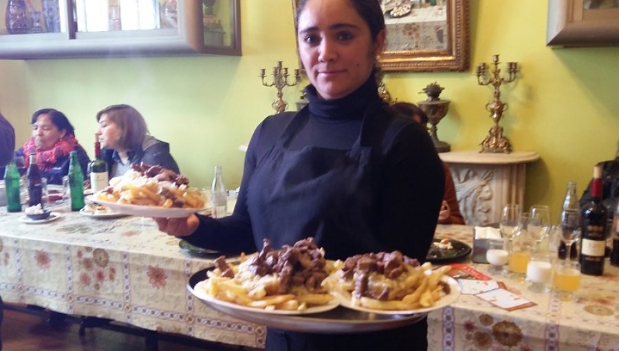 Celebran el Día de la Chorrillana en el tradicional restaurant J. Cruz de Valparaíso